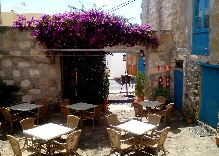 埃斯昆纳斯4号乡村酒店 酒店 圣米格尔德阿沃纳